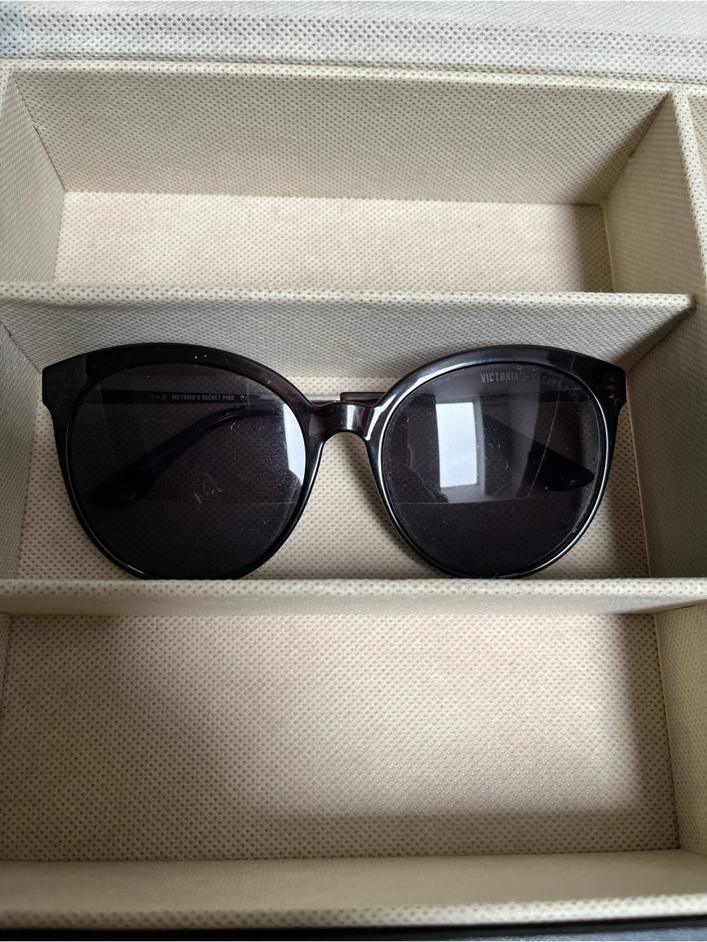 Victoria's Secret Black Round Sunglasses with Dark Lenses minimal scratches